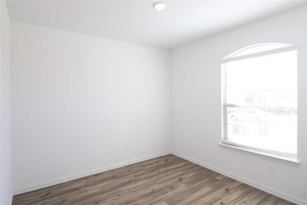 6812 Waterhill Ln - Photo 3 of 30