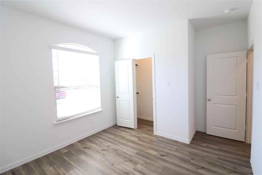 6812 Waterhill Ln - Photo 4 of 30