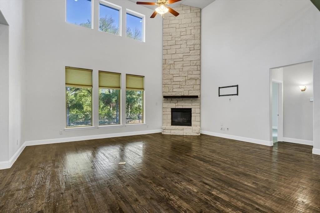 4512 Sage Ln - Photo 6 of 36