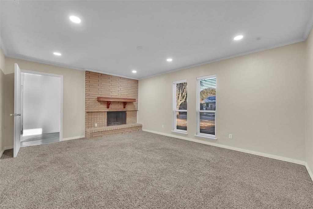 1204 Whitehall Dr - Photo 5 of 28