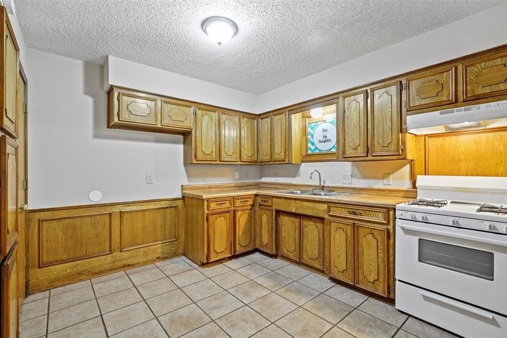 219 E Pritchard #219 - Photo 6 of 14