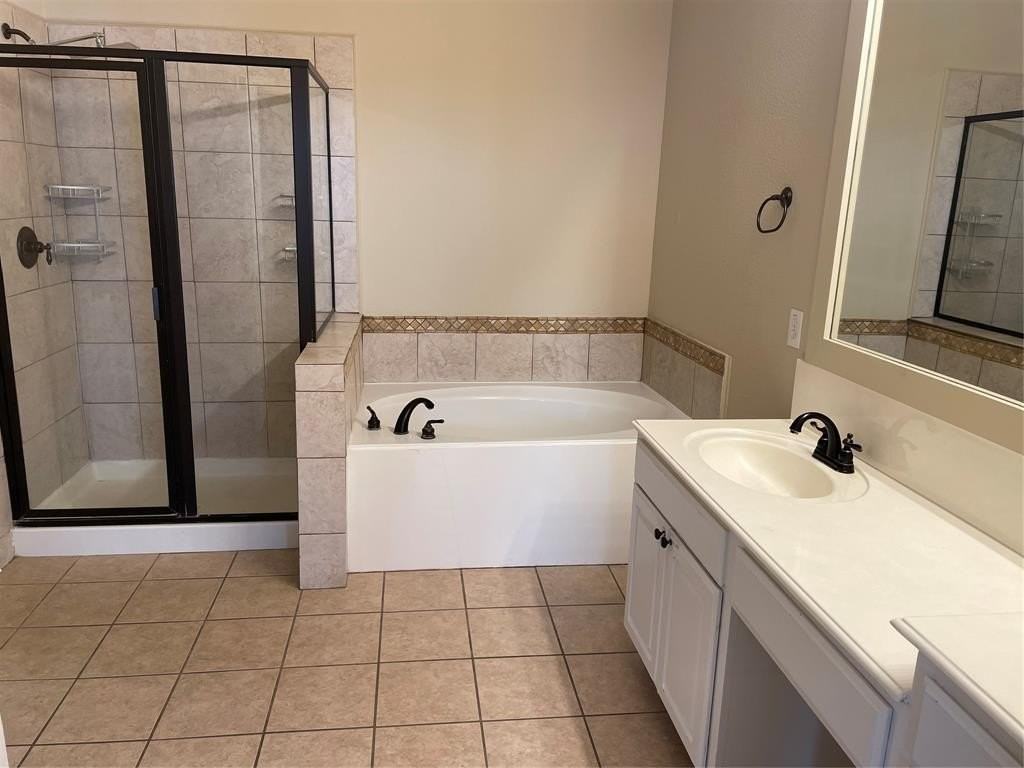 8272 Beartooth Dr - Photo 3 of 16