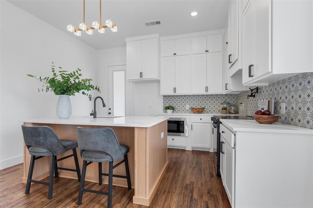 700 Park Dr - Photo 6 of 22