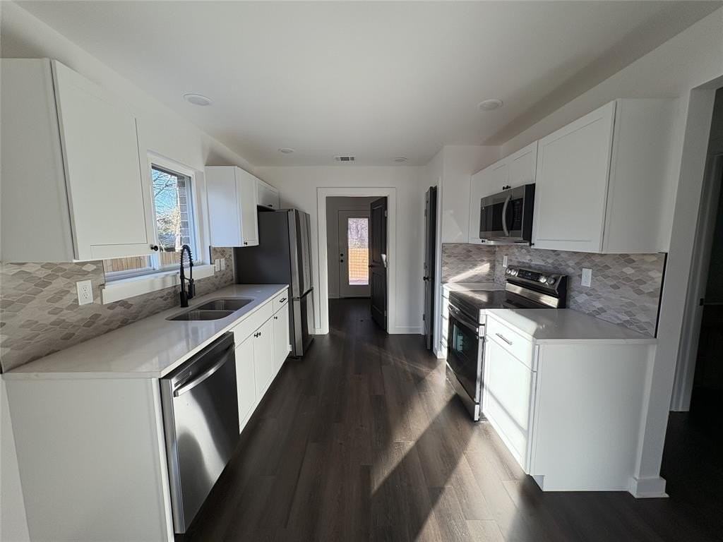 515 Giraud St - Photo 3 of 14