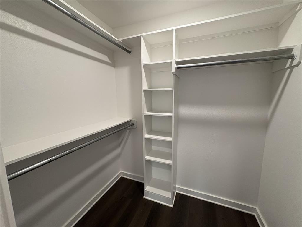 515 Giraud St - Photo 7 of 14