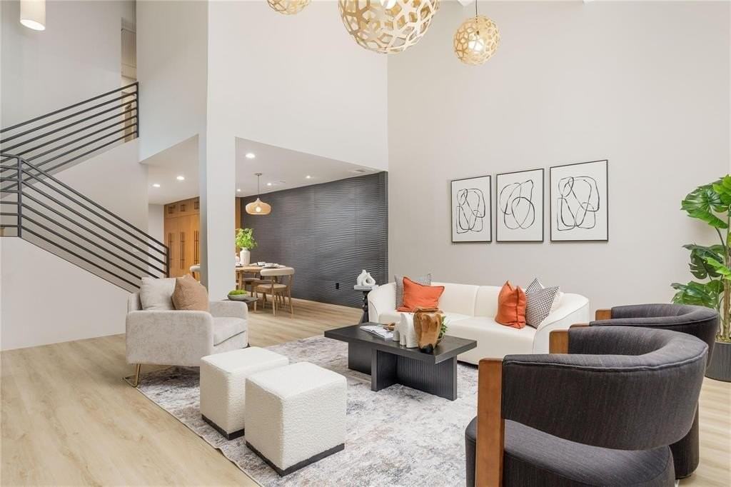 3618 Asbury St - Photo 3 of 34