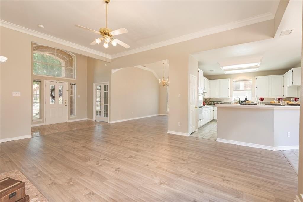 2221 Grinelle Dr - Photo 4 of 24