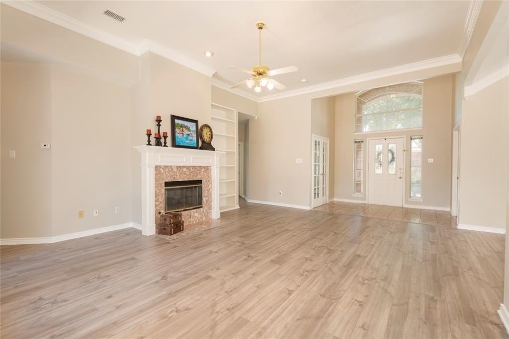 2221 Grinelle Dr - Photo 5 of 24