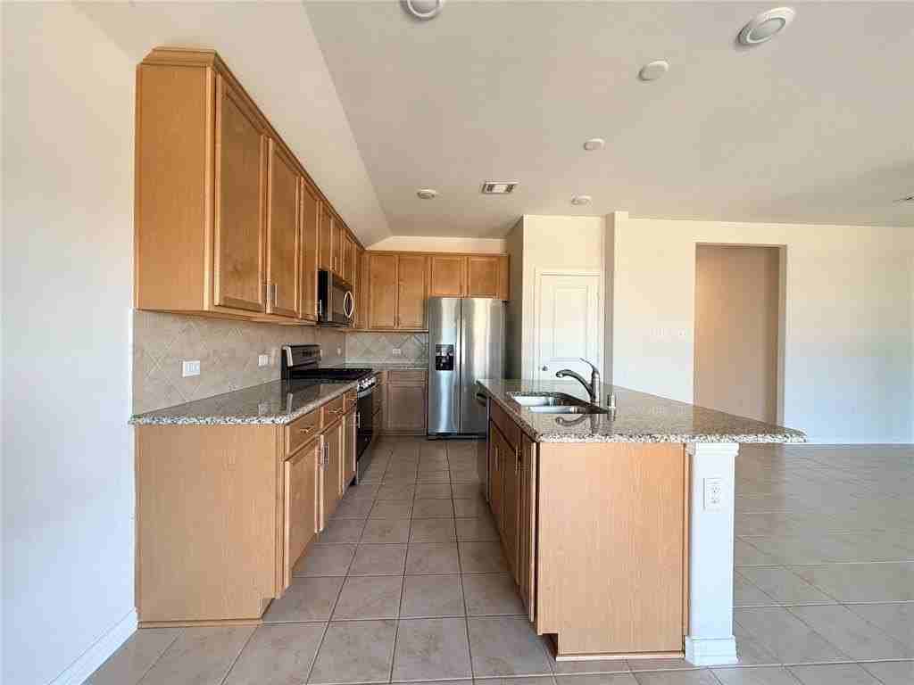 1809 Briar Rose Dr - Photo 4 of 15