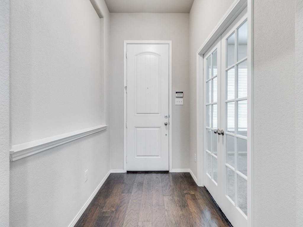 229 Rosemary Dr - Photo 4 of 25