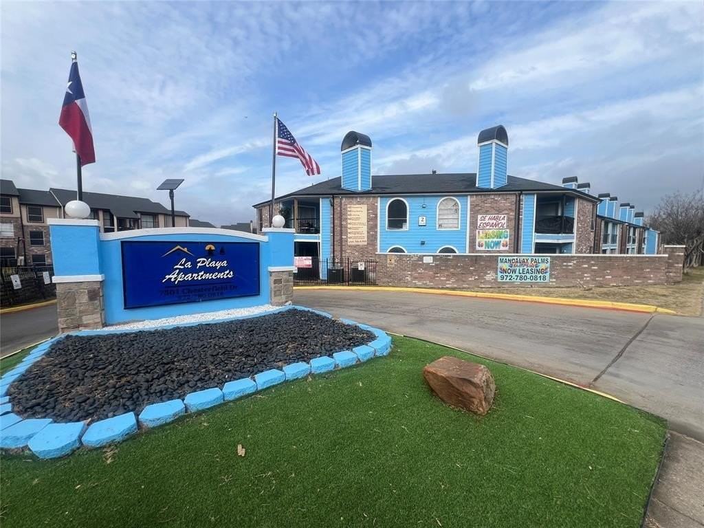 7501 Chesterfield Dr - Photo 3 of 12