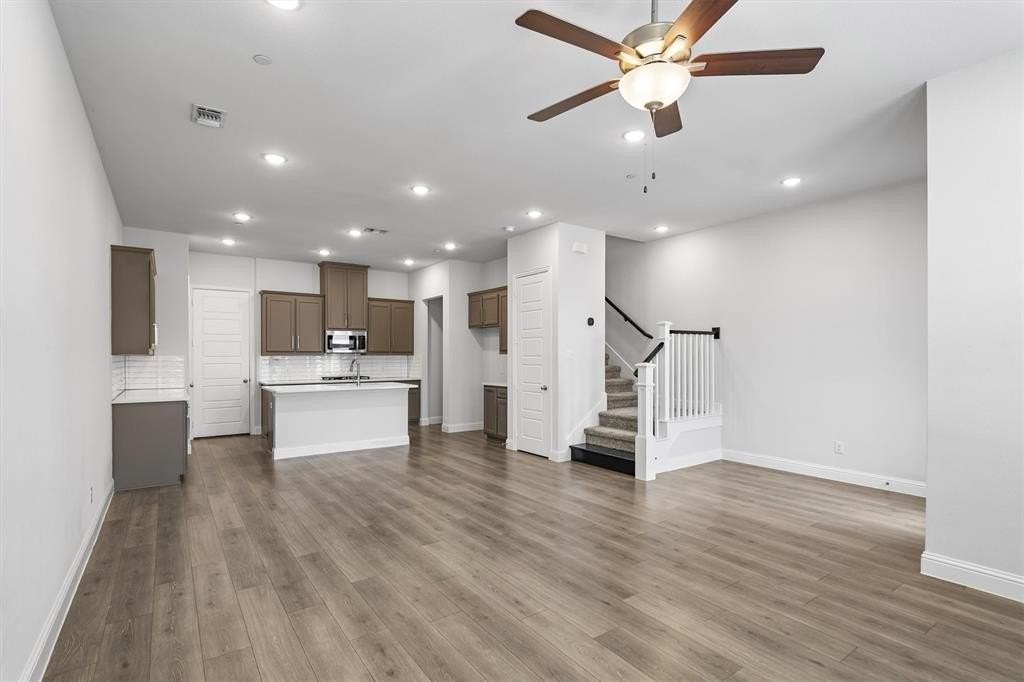 4929 Barcelona Ave - Photo 3 of 35