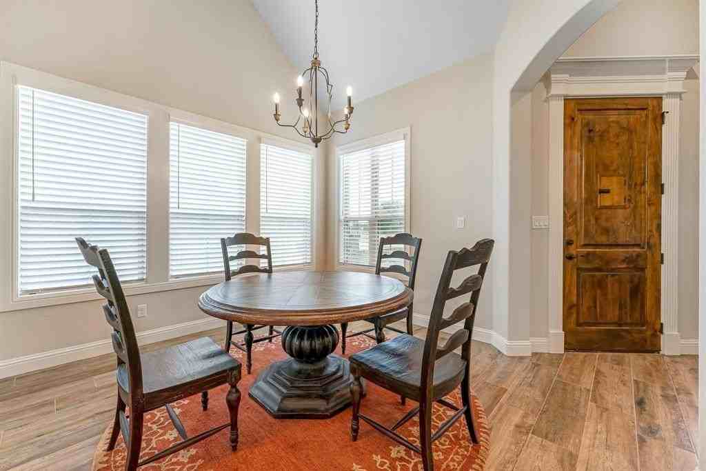 1300 Highland Park Cir - Photo 5 of 26