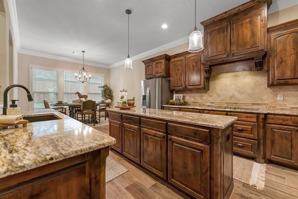 1300 Highland Park Cir - Photo 7 of 26