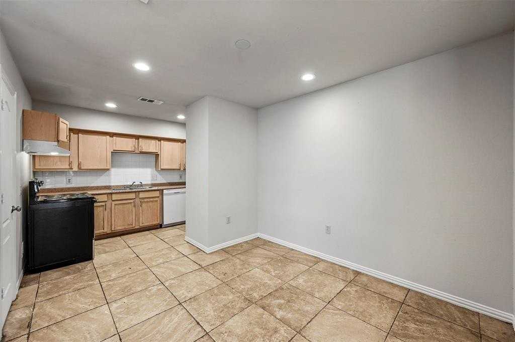 902 Wentwood Dr - Photo 6 of 20