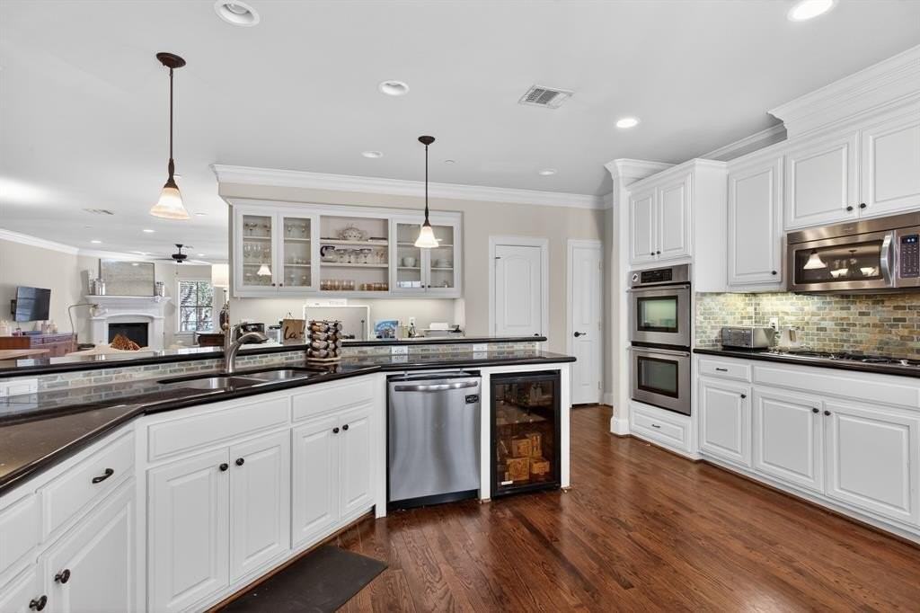 5801 Hillcrest Ave #06 - Photo 3 of 16