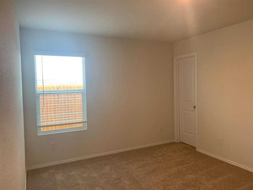 4323 Johnstown Ln - Photo 5 of 10