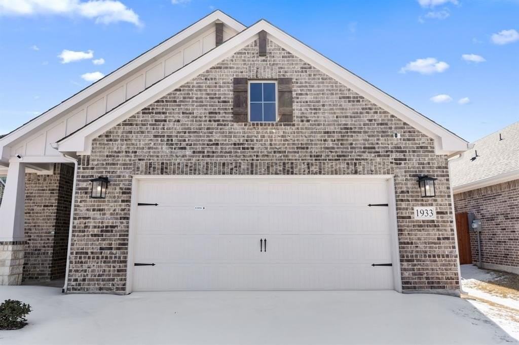 1933 Kelva Dr - Photo 4 of 37