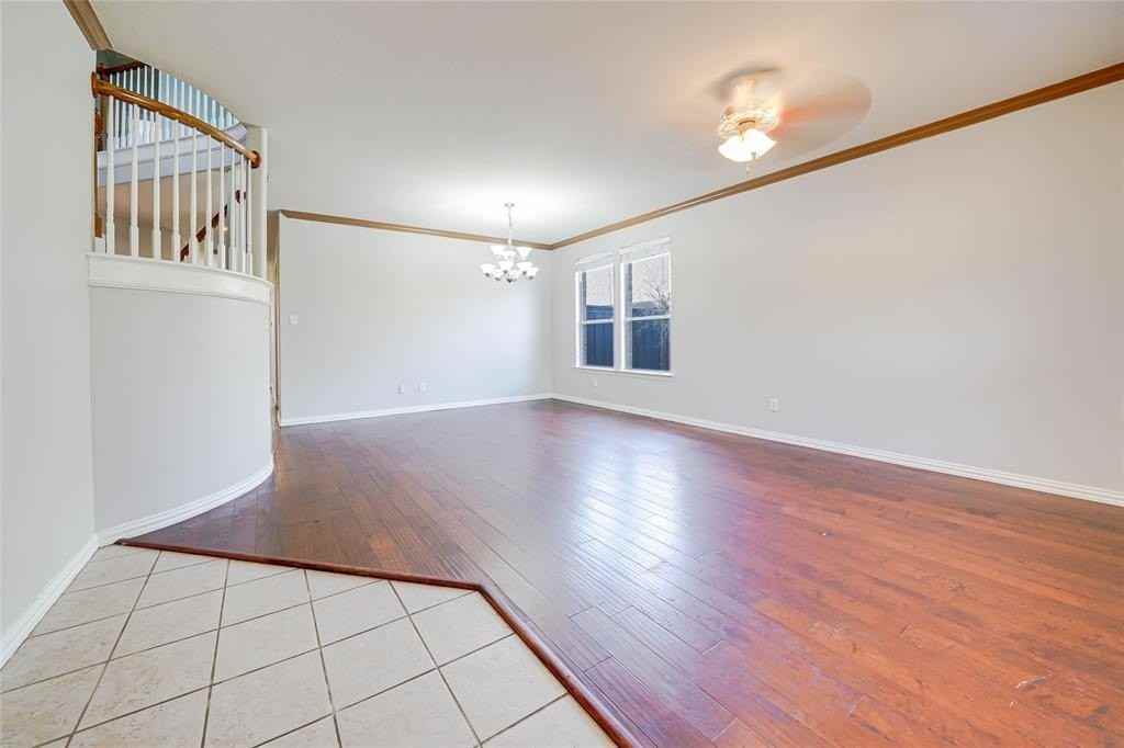 8273 Robertson Dr - Photo 4 of 32