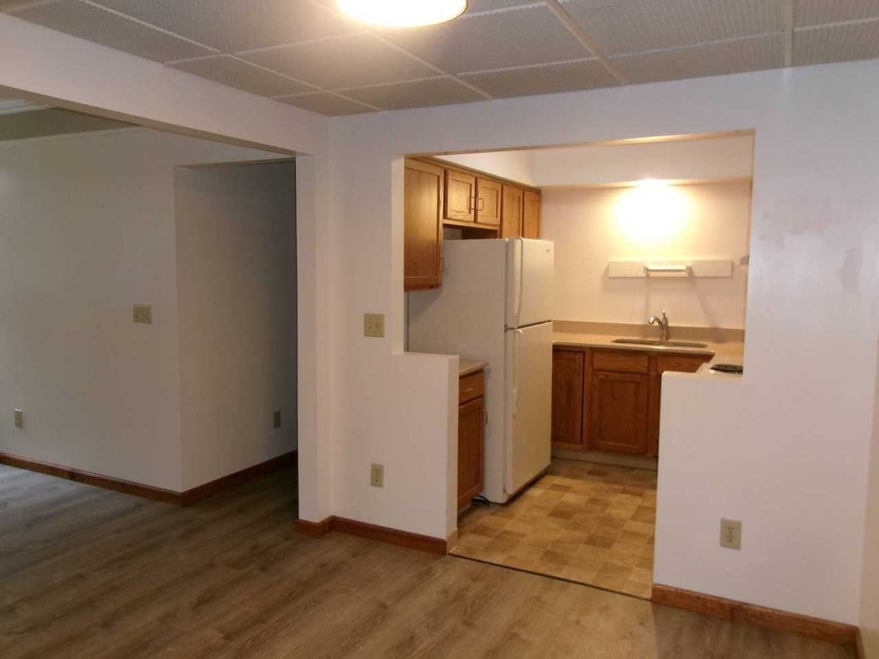 222 S Ten Broeck St #3 - Photo 7 of 36