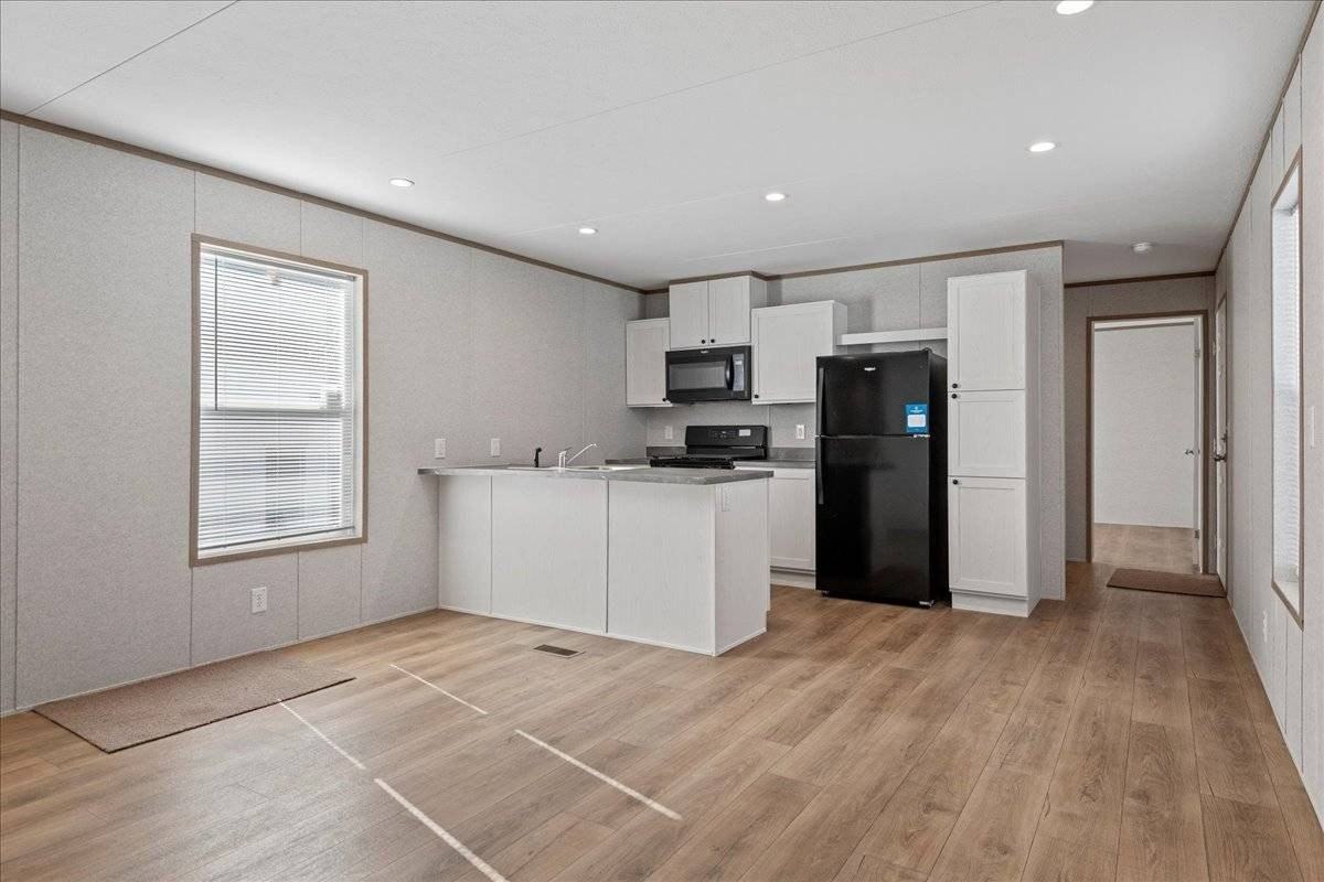 1751 N Grand Ave W #94 - Photo 3 of 16