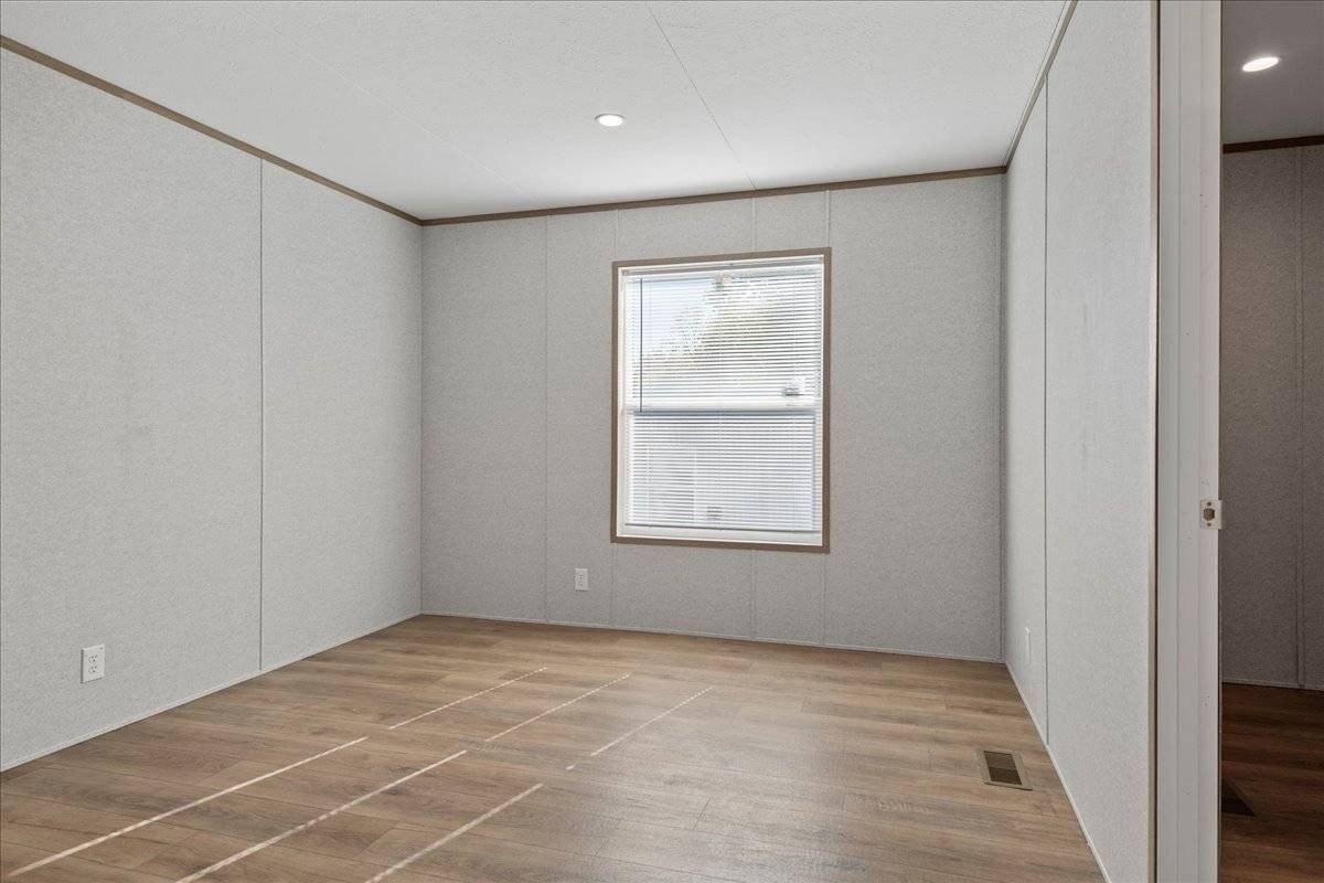 1751 N Grand Ave W #94 - Photo 7 of 16