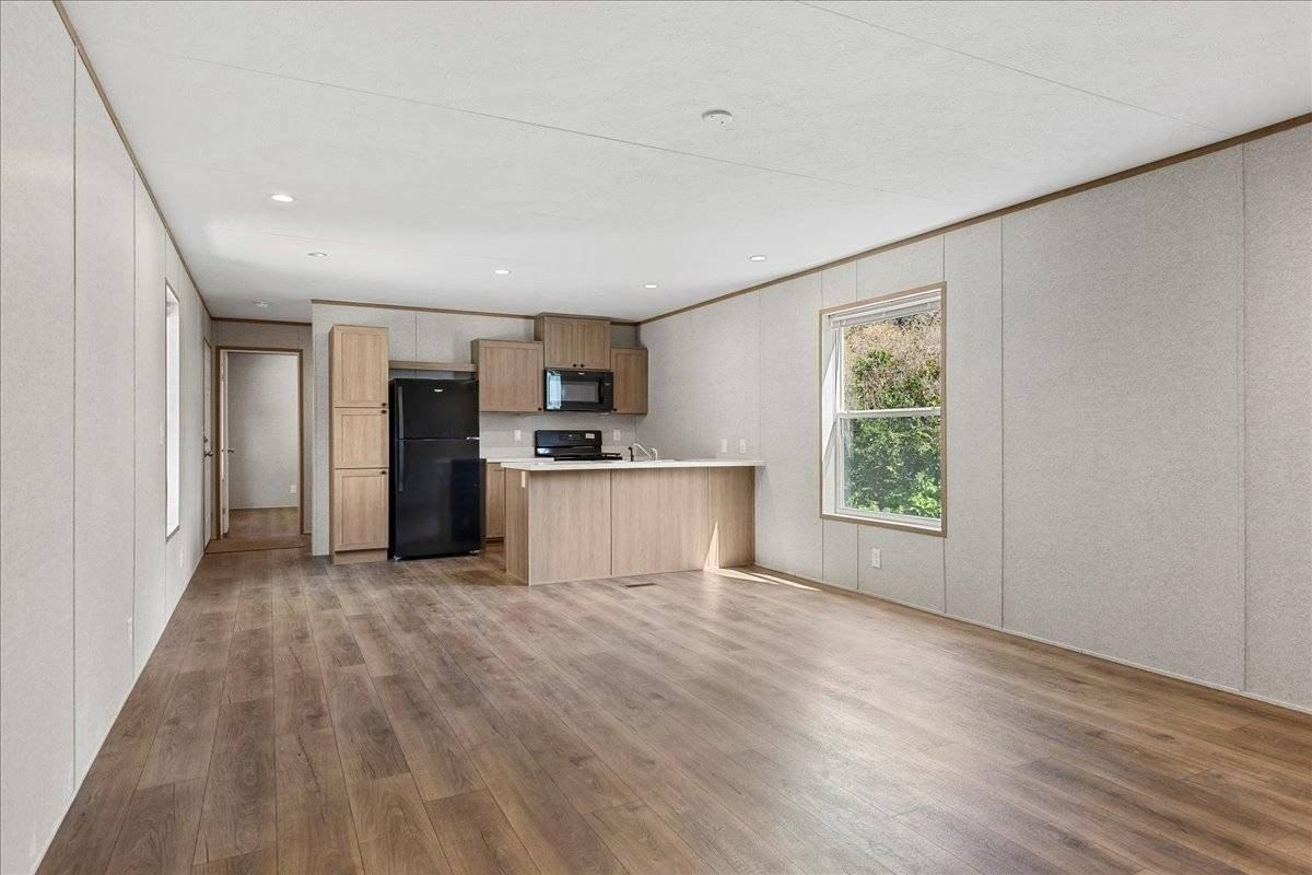 1751 N Grand Ave W #2 - Photo 3 of 20