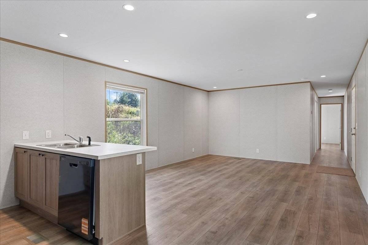 1751 N Grand Ave W #2 - Photo 5 of 20