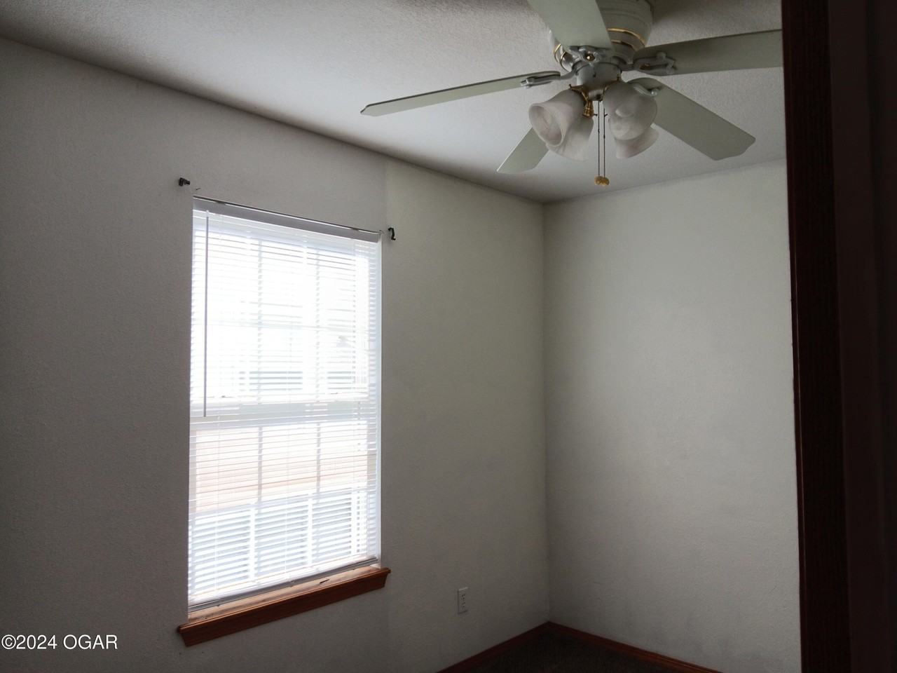 2416 Iron Gates Rd - Photo 5 of 10