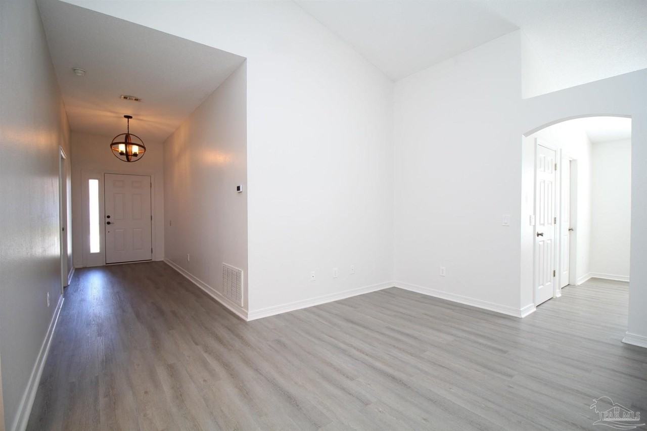 5865 Dandelion Ln - Photo 3 of 26