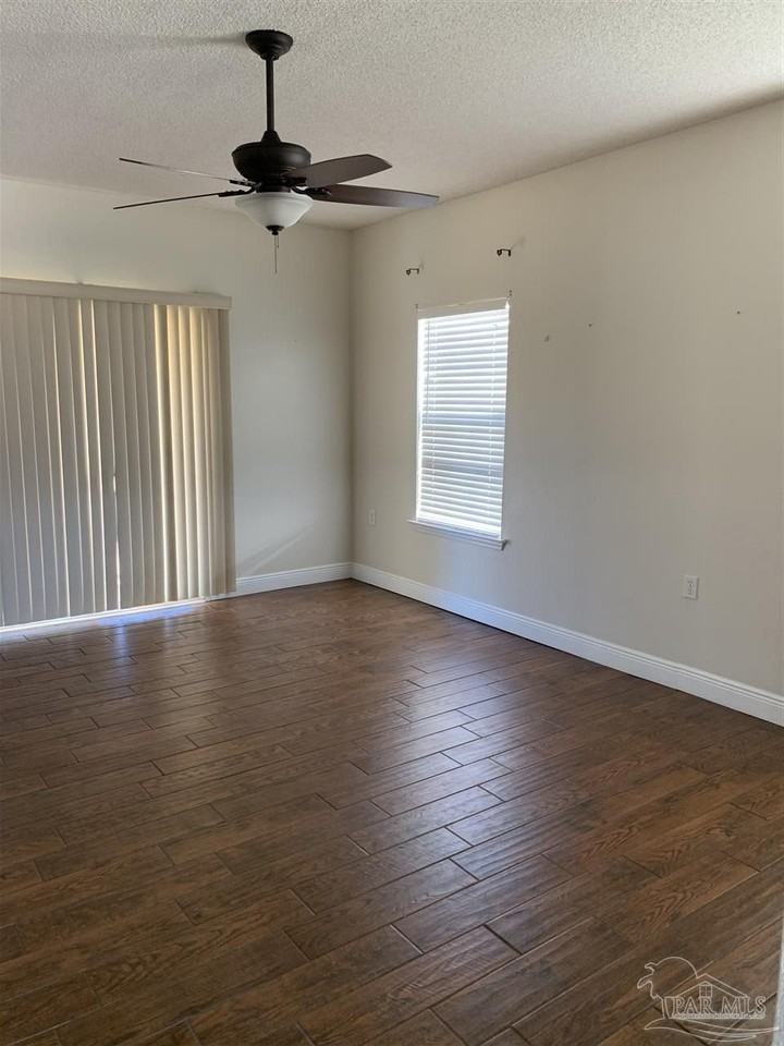 8949 Camelot Pl - Photo 5 of 23