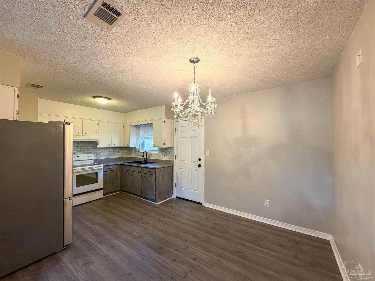 1965 Brentco Rd - Photo 5 of 26