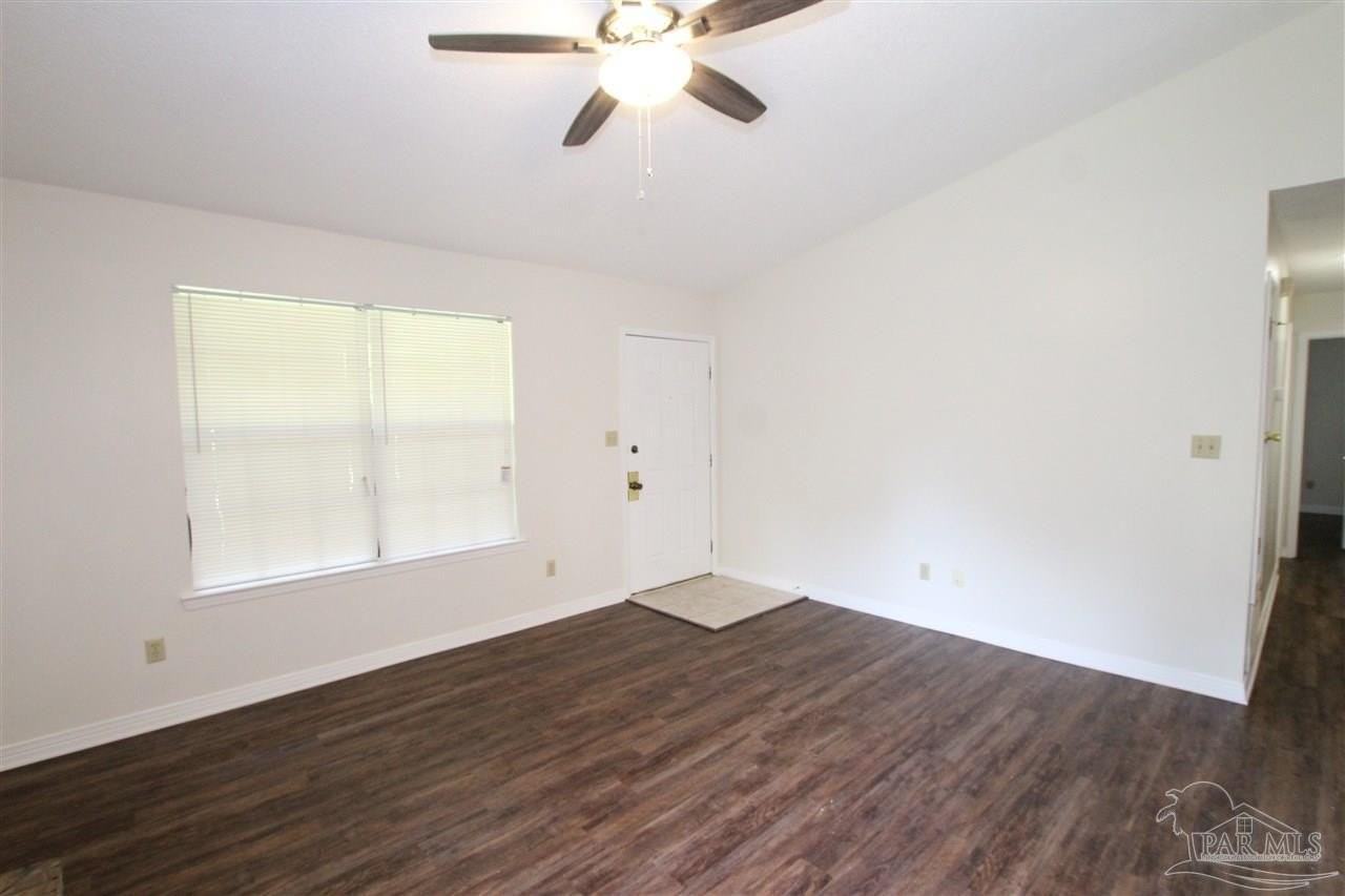 9345 Chisholm Rd Apt I2 #I2 - Photo 3 of 14