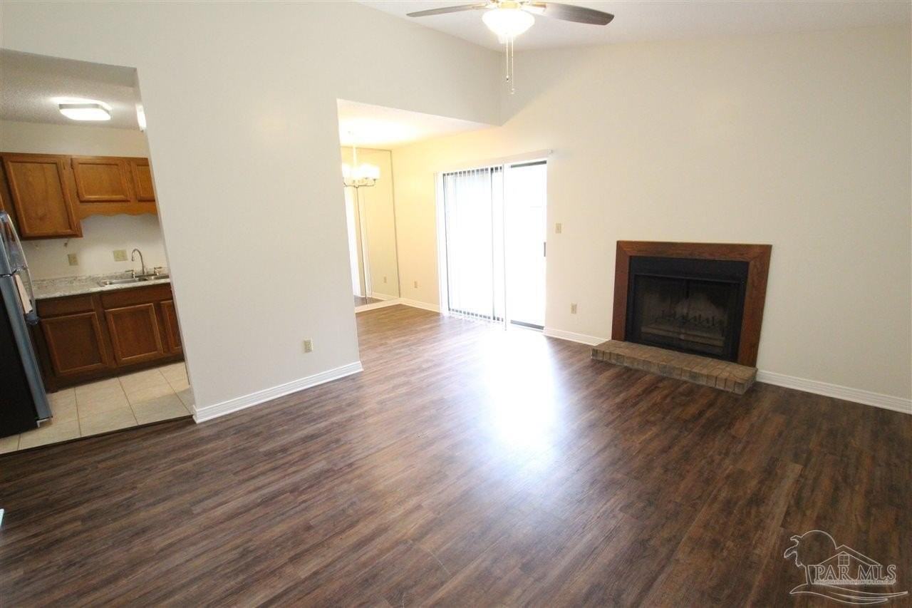 9345 Chisholm Rd Apt I2 #I2 - Photo 4 of 14