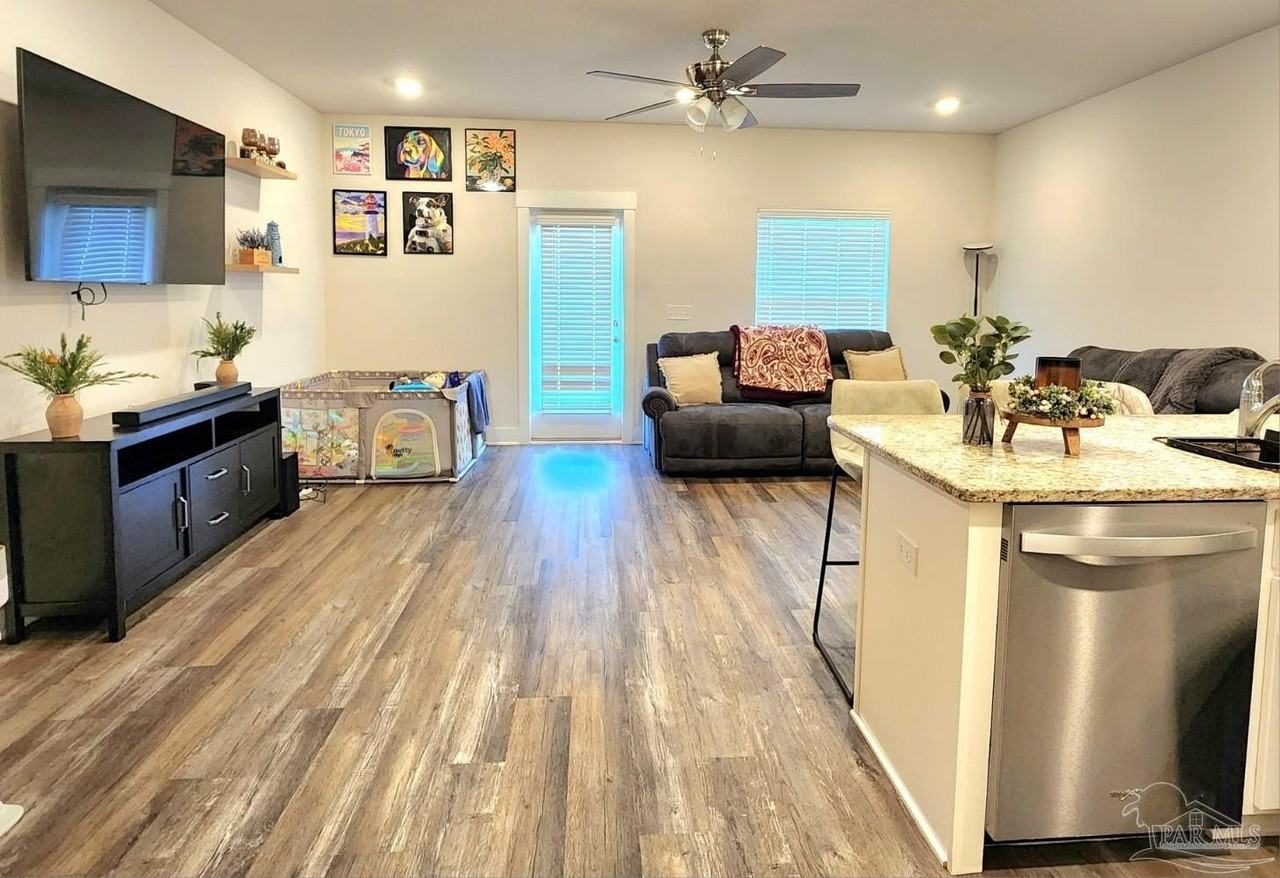 1512 Iroquois Ct - Photo 4 of 21