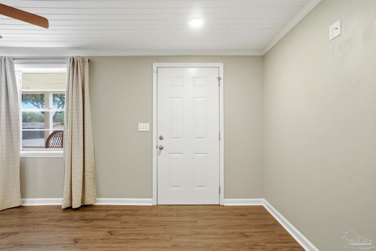 3750 Martin St - Photo 6 of 45