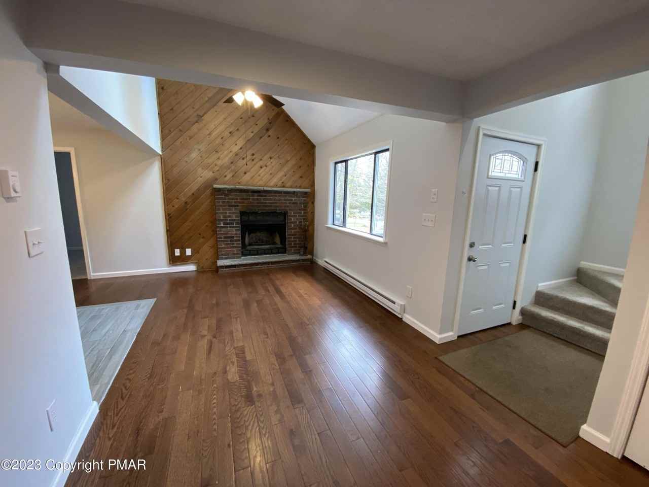 7173 Robinwood Dr - Photo 4 of 19