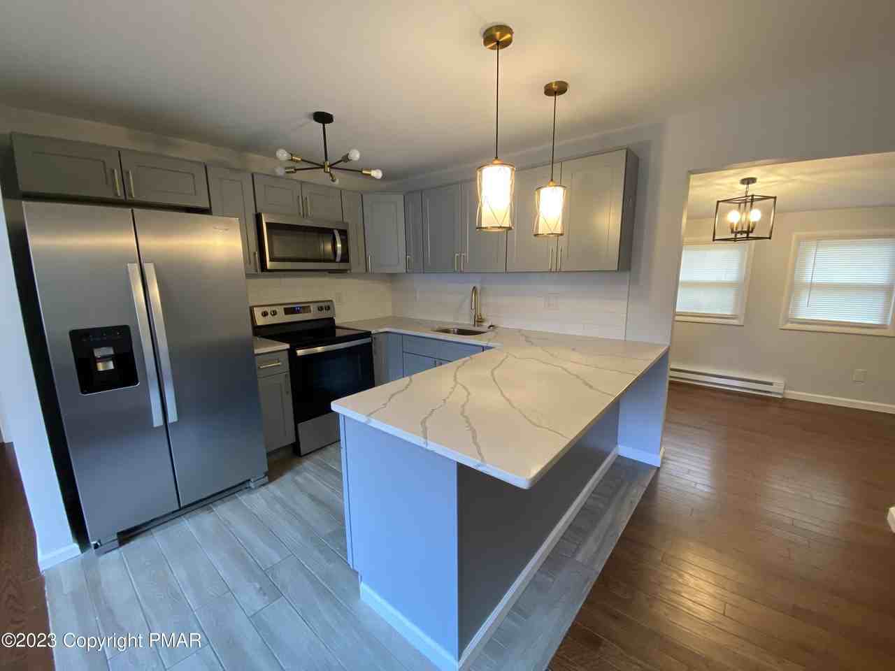 7173 Robinwood Dr - Photo 5 of 19