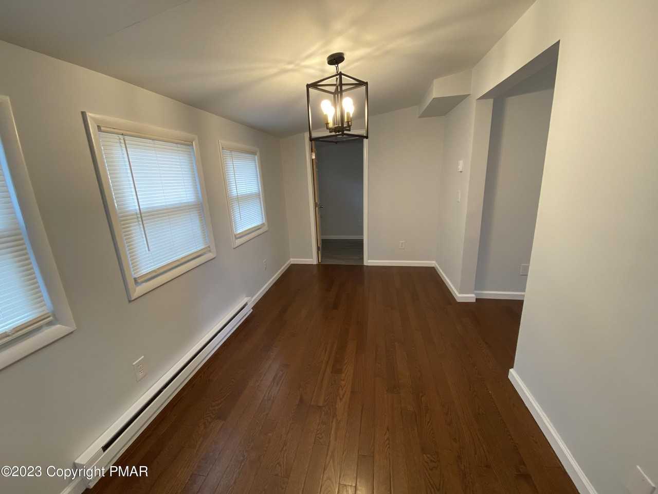 7173 Robinwood Dr - Photo 7 of 19