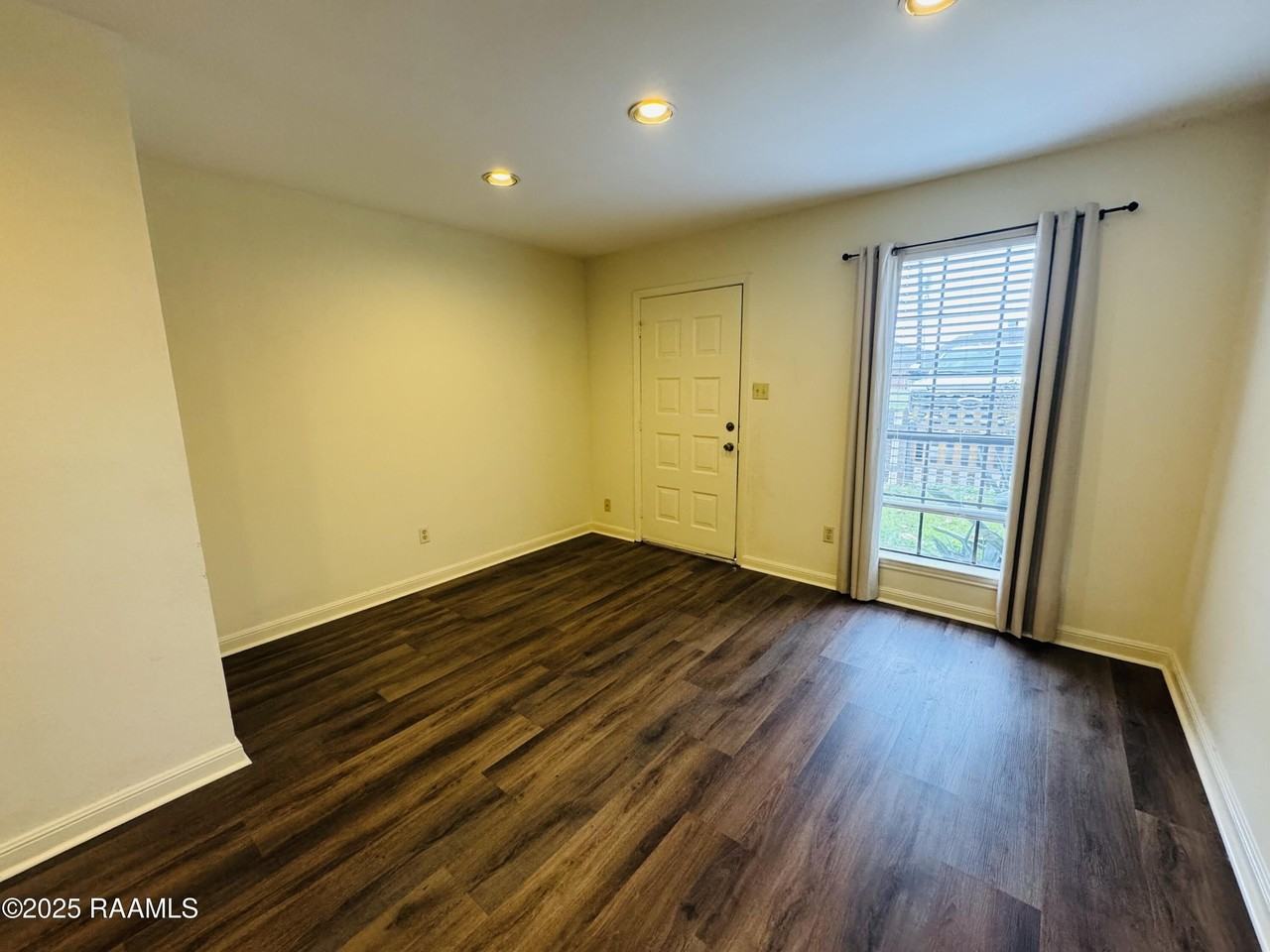 2419 Robley Dr - Photo 2 of 12