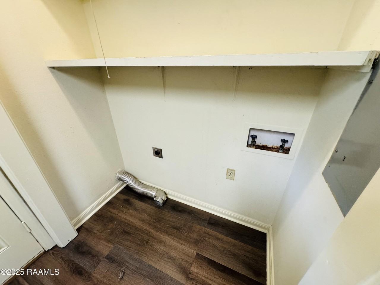 2419 Robley Dr - Photo 6 of 12