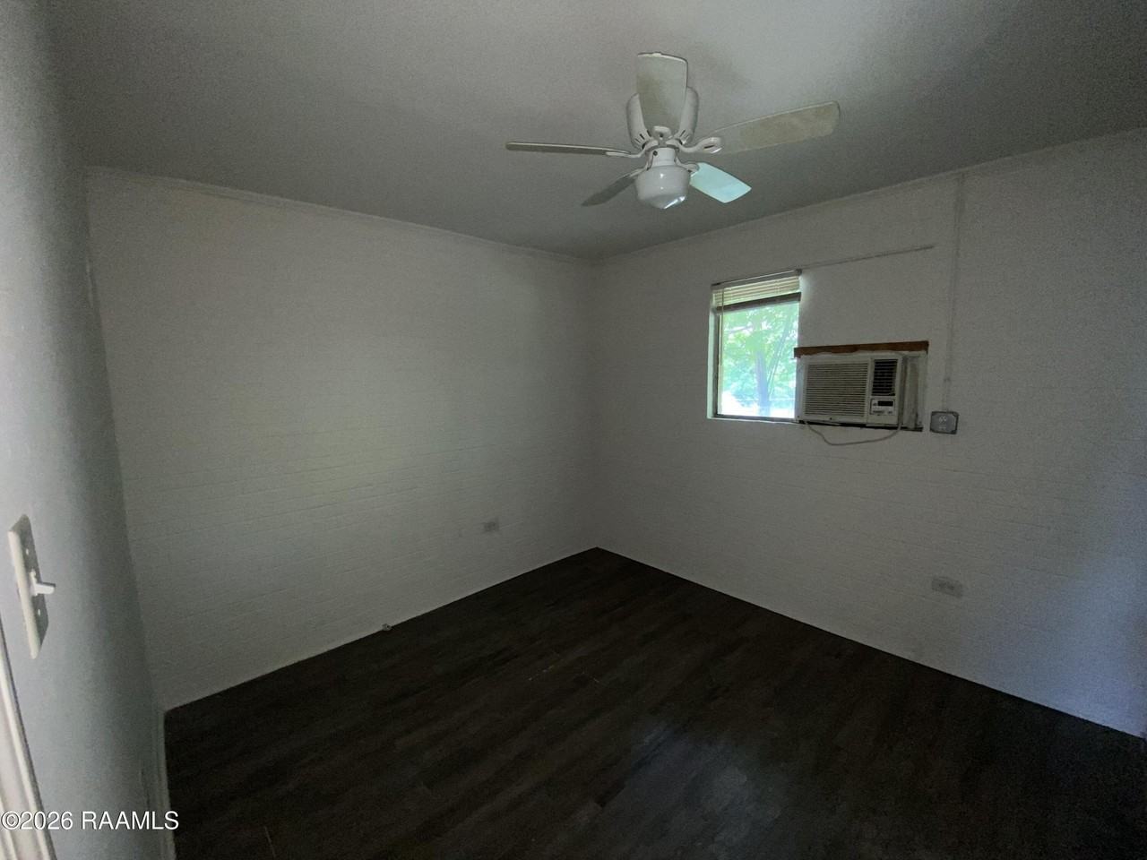 1136 Aster St - Photo 3 of 5