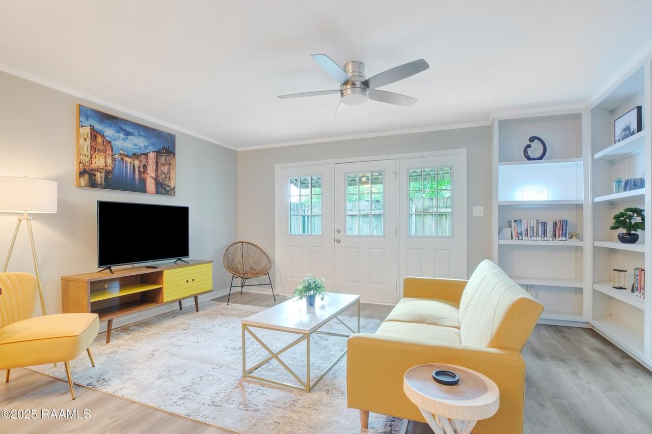 114 Carlin St - Photo 3 of 12