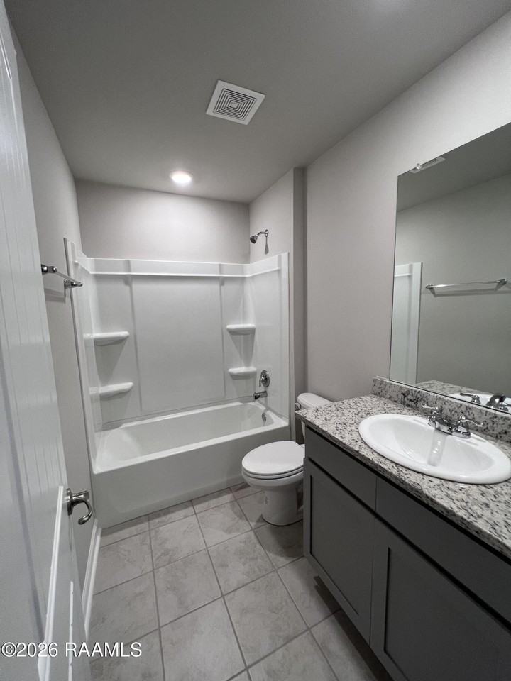 111 Still Lake Dr - Photo 7 of 11