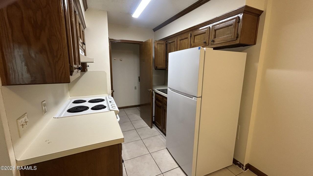 16633 W Missionary Street #D - Photo 5 of 13