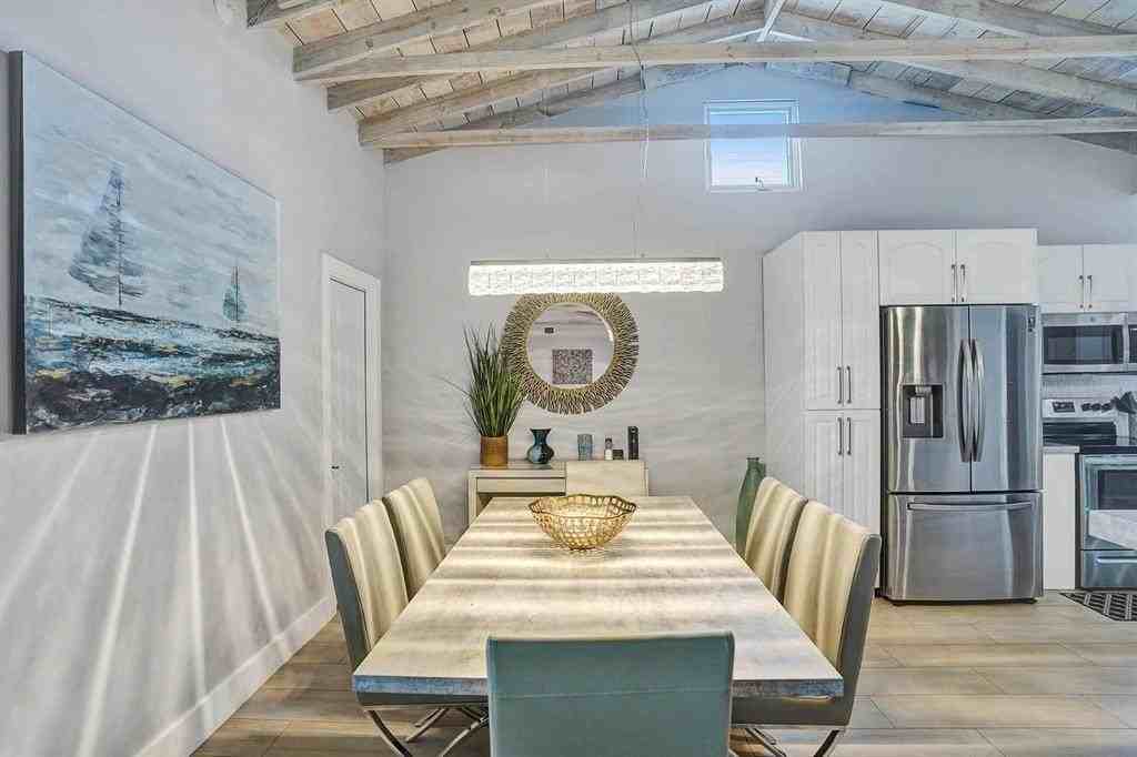 1040 Ne 16th Ter - Photo 2 of 47