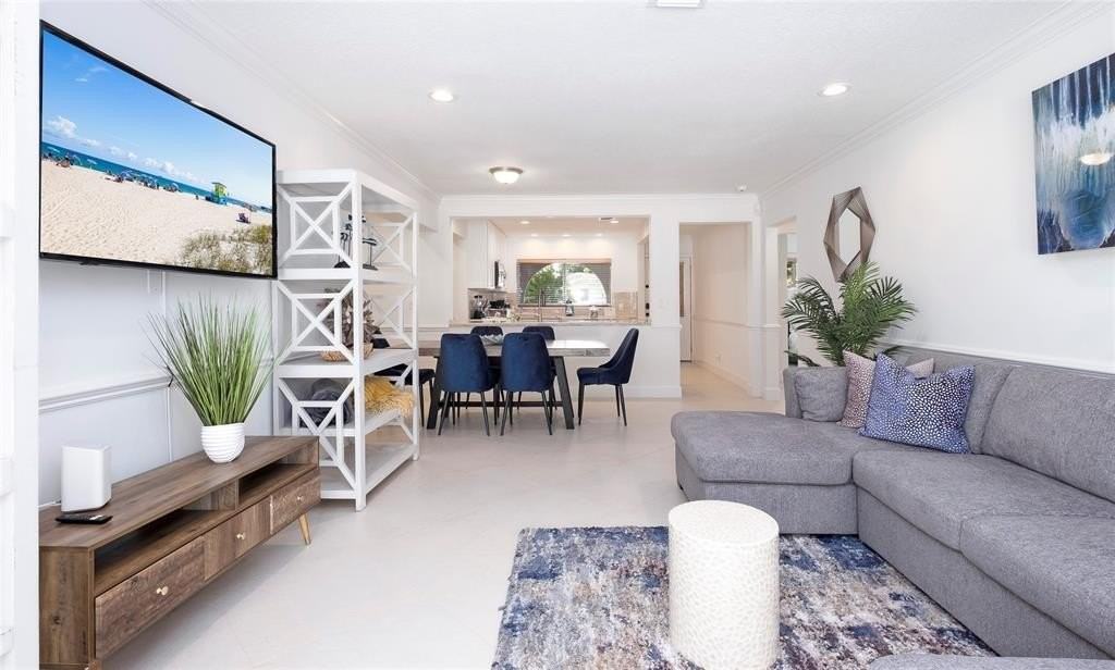 1240 Sw 13th Cir - Photo 2 of 50