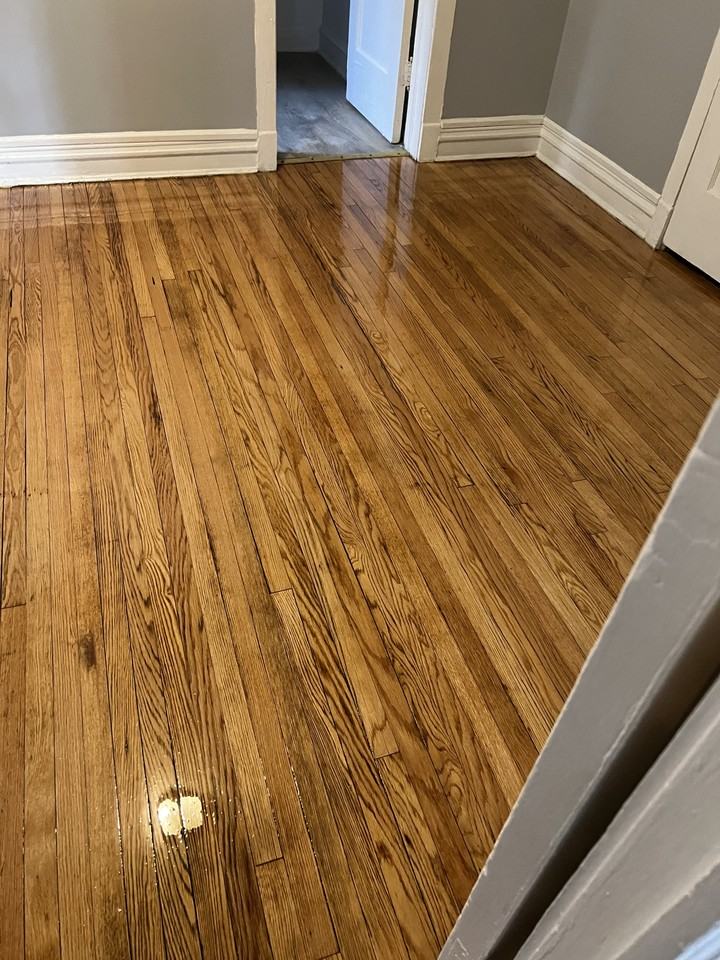 410 E 48th Place-1F #410-1F7 - Photo 3 of 5