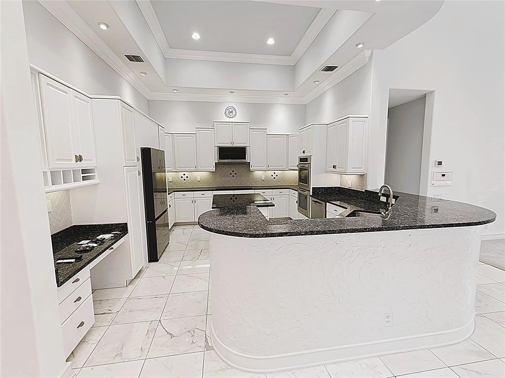 2939 Paddock Ln - Photo 4 of 50