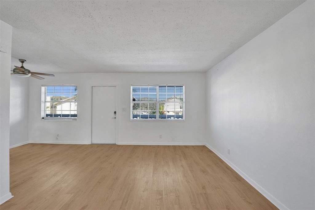 3220 Ne 10th St #13 - Photo 5 of 20